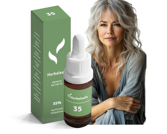 Eine Flasche CBD Öl 35 Prozent Vollspektrum, daneben die Verpackung sowie das Gesicht einer älteren Dame.